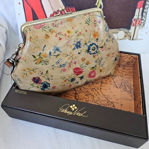 Patricia Nash Handbags - NWOT Patricia Nash Kisslock Wristlet